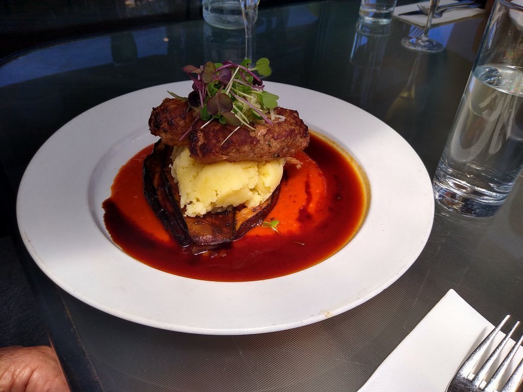 A plated lunch at Soljans Estate Winery